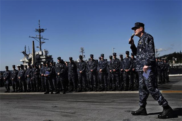 美海军更换制服